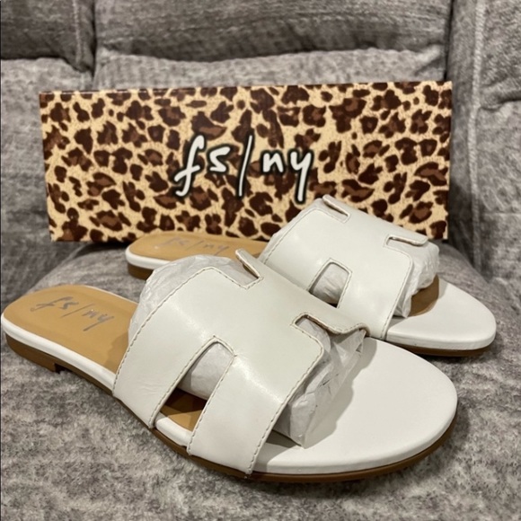 Alibi Shoes - FS / NY French Sole Exclusive Leather Alibi Slides for Women, Size 7 1/2 M.